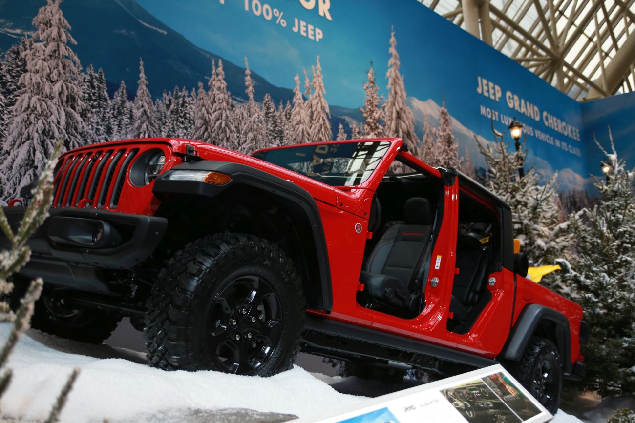 Sneak Peek at the 2020 Jeep Gladiator - Autoversed